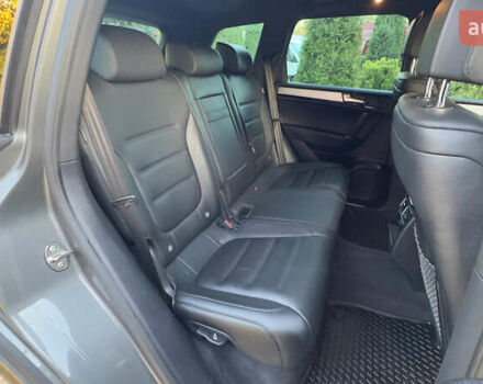 Сірий Фольксваген Туарег, об'ємом двигуна 2.97 л та пробігом 223 тис. км за 24600 $, фото 127 на Automoto.ua