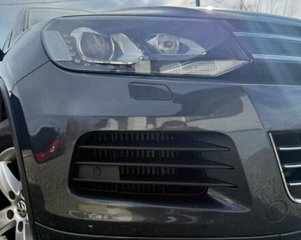 Сірий Фольксваген Туарег, об'ємом двигуна 2.97 л та пробігом 282 тис. км за 21300 $, фото 1 на Automoto.ua