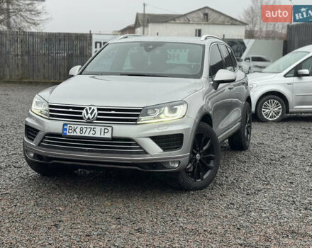 Сірий Фольксваген Туарег, об'ємом двигуна 3 л та пробігом 190 тис. км за 23800 $, фото 4 на Automoto.ua
