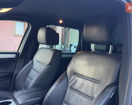 Сірий Фольксваген Туарег, об'ємом двигуна 2.97 л та пробігом 223 тис. км за 24600 $, фото 63 на Automoto.ua