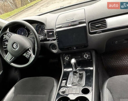 Сірий Фольксваген Туарег, об'ємом двигуна 3 л та пробігом 210 тис. км за 20800 $, фото 18 на Automoto.ua