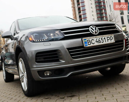 Серый Фольксваген Туарег, объемом двигателя 2.97 л и пробегом 142 тыс. км за 25500 $, фото 5 на Automoto.ua