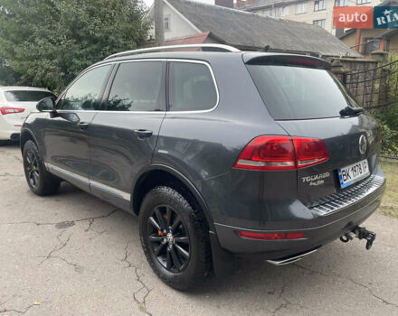 Серый Фольксваген Туарег, объемом двигателя 3 л и пробегом 278 тыс. км за 17500 $, фото 6 на Automoto.ua