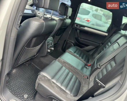 Сірий Фольксваген Туарег, об'ємом двигуна 3 л та пробігом 190 тис. км за 23800 $, фото 47 на Automoto.ua