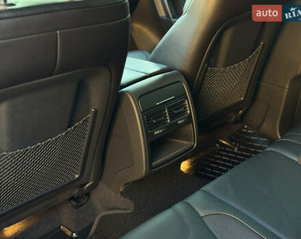 Серый Фольксваген Туарег, объемом двигателя 3 л и пробегом 250 тыс. км за 20500 $, фото 57 на Automoto.ua