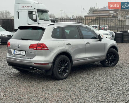 Сірий Фольксваген Туарег, об'ємом двигуна 3 л та пробігом 190 тис. км за 23800 $, фото 16 на Automoto.ua