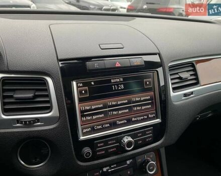 Сірий Фольксваген Туарег, об'ємом двигуна 2.97 л та пробігом 157 тис. км за 24300 $, фото 17 на Automoto.ua