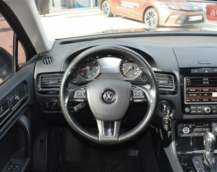 Сірий Фольксваген Туарег, об'ємом двигуна 2.97 л та пробігом 338 тис. км за 18900 $, фото 8 на Automoto.ua