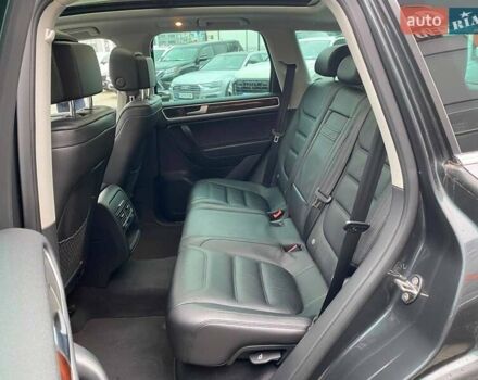 Сірий Фольксваген Туарег, об'ємом двигуна 2.97 л та пробігом 157 тис. км за 24300 $, фото 25 на Automoto.ua