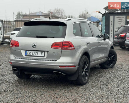 Сірий Фольксваген Туарег, об'ємом двигуна 3 л та пробігом 190 тис. км за 23800 $, фото 15 на Automoto.ua