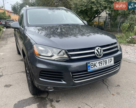 Серый Фольксваген Туарег, объемом двигателя 3 л и пробегом 278 тыс. км за 17500 $, фото 12 на Automoto.ua