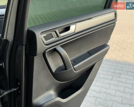 Сірий Фольксваген Туарег, об'ємом двигуна 2.97 л та пробігом 280 тис. км за 23000 $, фото 28 на Automoto.ua