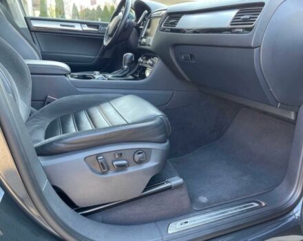 Сірий Фольксваген Туарег, об'ємом двигуна 3 л та пробігом 87 тис. км за 13700 $, фото 12 на Automoto.ua