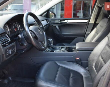 Сірий Фольксваген Туарег, об'ємом двигуна 2.97 л та пробігом 338 тис. км за 18900 $, фото 11 на Automoto.ua