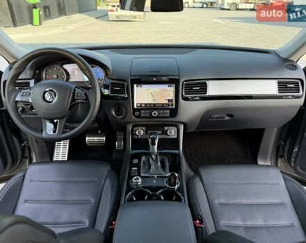 Сірий Фольксваген Туарег, об'ємом двигуна 2.97 л та пробігом 280 тис. км за 23000 $, фото 25 на Automoto.ua