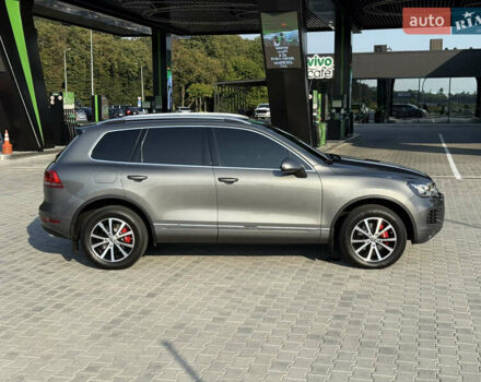 Сірий Фольксваген Туарег, об'ємом двигуна 2.97 л та пробігом 280 тис. км за 23000 $, фото 2 на Automoto.ua