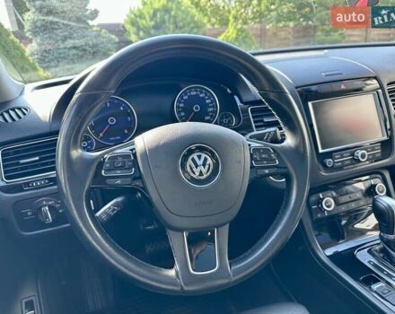 Серый Фольксваген Туарег, объемом двигателя 3 л и пробегом 228 тыс. км за 19999 $, фото 30 на Automoto.ua