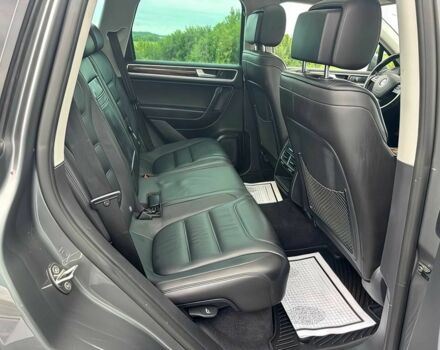 Сірий Фольксваген Туарег, об'ємом двигуна 3 л та пробігом 82 тис. км за 3900 $, фото 13 на Automoto.ua