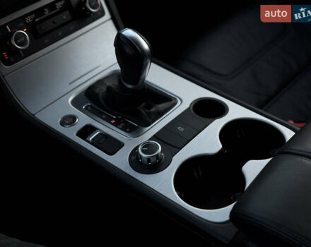 Серый Фольксваген Туарег, объемом двигателя 3 л и пробегом 250 тыс. км за 20500 $, фото 44 на Automoto.ua