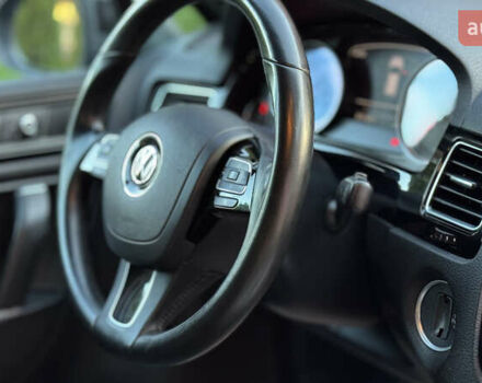 Сірий Фольксваген Туарег, об'ємом двигуна 2.97 л та пробігом 223 тис. км за 24600 $, фото 105 на Automoto.ua