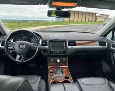 Серый Фольксваген Туарег, объемом двигателя 3 л и пробегом 82 тыс. км за 3900 $, фото 5 на Automoto.ua