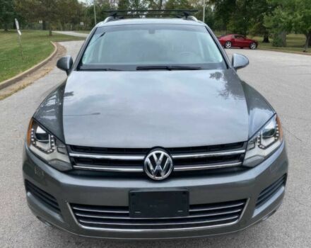 Серый Фольксваген Туарег, объемом двигателя 3.6 л и пробегом 86 тыс. км за 6400 $, фото 1 на Automoto.ua