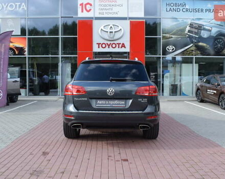 Сірий Фольксваген Туарег, об'ємом двигуна 2.97 л та пробігом 338 тис. км за 18900 $, фото 3 на Automoto.ua
