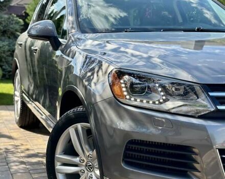 Серый Фольксваген Туарег, объемом двигателя 3 л и пробегом 228 тыс. км за 19999 $, фото 9 на Automoto.ua