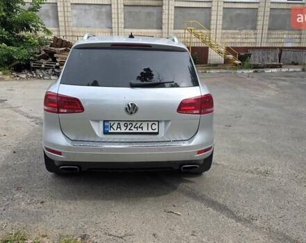 Серый Фольксваген Туарег, объемом двигателя 3 л и пробегом 275 тыс. км за 20500 $, фото 3 на Automoto.ua