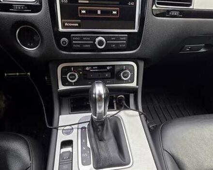 Серый Фольксваген Туарег, объемом двигателя 3 л и пробегом 275 тыс. км за 20500 $, фото 9 на Automoto.ua