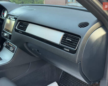 Сірий Фольксваген Туарег, об'ємом двигуна 2.97 л та пробігом 223 тис. км за 24600 $, фото 95 на Automoto.ua