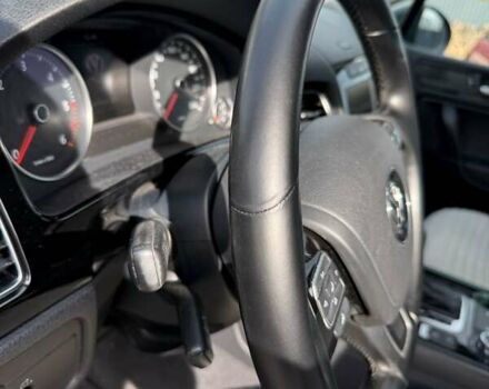 Сірий Фольксваген Туарег, об'ємом двигуна 2.97 л та пробігом 282 тис. км за 21300 $, фото 32 на Automoto.ua