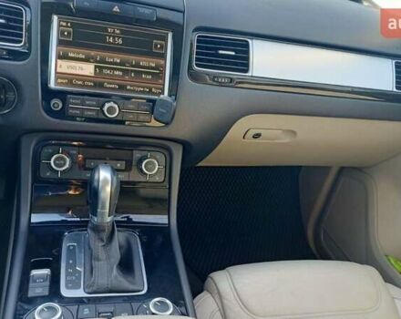 Серый Фольксваген Туарег, объемом двигателя 2.97 л и пробегом 243 тыс. км за 24000 $, фото 6 на Automoto.ua