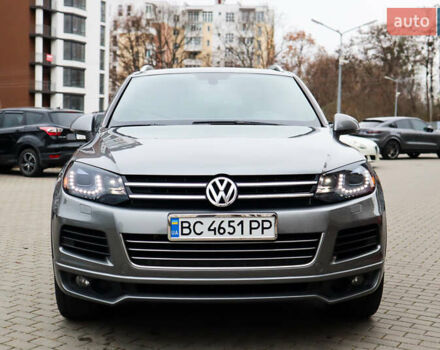 Серый Фольксваген Туарег, объемом двигателя 2.97 л и пробегом 142 тыс. км за 25500 $, фото 4 на Automoto.ua