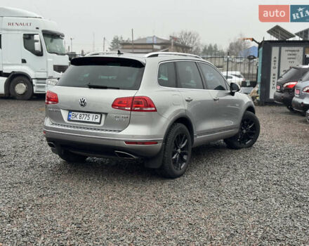 Сірий Фольксваген Туарег, об'ємом двигуна 3 л та пробігом 190 тис. км за 23800 $, фото 13 на Automoto.ua