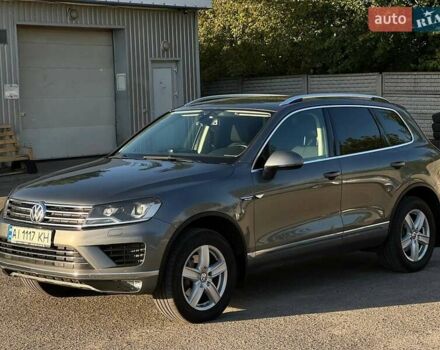 Серый Фольксваген Туарег, объемом двигателя 2.97 л и пробегом 274 тыс. км за 20500 $, фото 1 на Automoto.ua