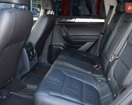 Сірий Фольксваген Туарег, об'ємом двигуна 2.97 л та пробігом 338 тис. км за 18900 $, фото 10 на Automoto.ua