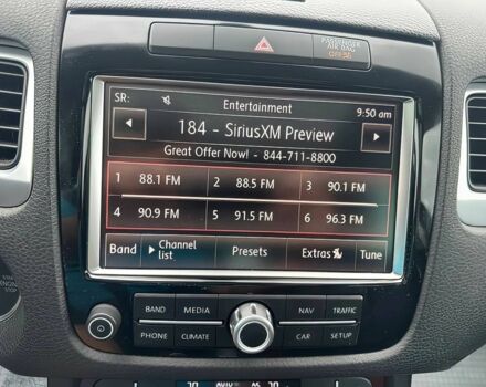 Сірий Фольксваген Туарег, об'ємом двигуна 3 л та пробігом 82 тис. км за 3900 $, фото 10 на Automoto.ua