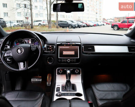 Серый Фольксваген Туарег, объемом двигателя 2.97 л и пробегом 142 тыс. км за 25500 $, фото 38 на Automoto.ua