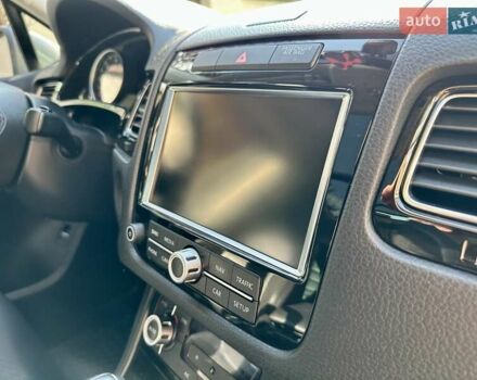 Серый Фольксваген Туарег, объемом двигателя 3 л и пробегом 228 тыс. км за 19999 $, фото 28 на Automoto.ua