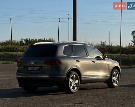Серый Фольксваген Туарег, объемом двигателя 2.97 л и пробегом 274 тыс. км за 20500 $, фото 8 на Automoto.ua