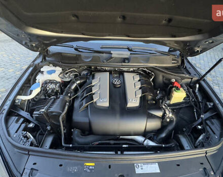 Сірий Фольксваген Туарег, об'ємом двигуна 2.97 л та пробігом 223 тис. км за 24600 $, фото 157 на Automoto.ua