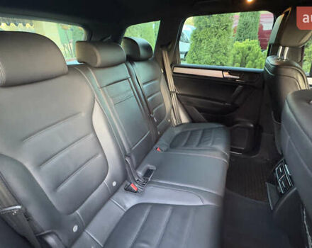 Сірий Фольксваген Туарег, об'ємом двигуна 2.97 л та пробігом 223 тис. км за 24600 $, фото 129 на Automoto.ua