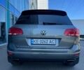 Сірий Фольксваген Туарег, об'ємом двигуна 3 л та пробігом 288 тис. км за 23100 $, фото 5 на Automoto.ua