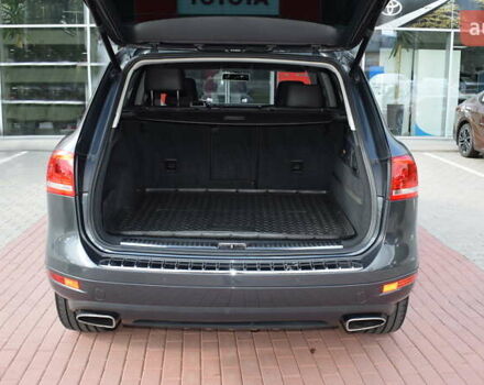 Сірий Фольксваген Туарег, об'ємом двигуна 2.97 л та пробігом 338 тис. км за 18900 $, фото 9 на Automoto.ua