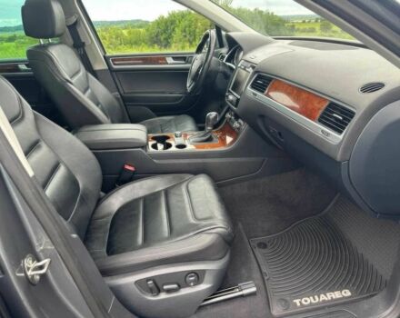 Серый Фольксваген Туарег, объемом двигателя 3 л и пробегом 88 тыс. км за 6000 $, фото 8 на Automoto.ua