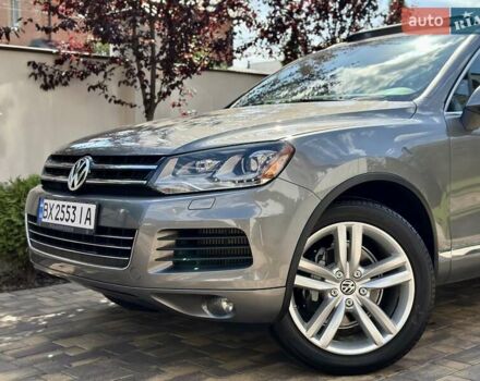 Серый Фольксваген Туарег, объемом двигателя 3 л и пробегом 228 тыс. км за 19999 $, фото 5 на Automoto.ua