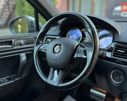 Сірий Фольксваген Туарег, об'ємом двигуна 2.97 л та пробігом 223 тис. км за 24600 $, фото 106 на Automoto.ua