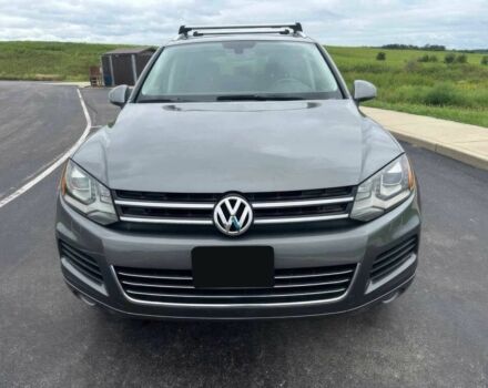 Серый Фольксваген Туарег, объемом двигателя 3 л и пробегом 88 тыс. км за 6000 $, фото 1 на Automoto.ua