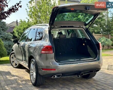 Серый Фольксваген Туарег, объемом двигателя 3 л и пробегом 228 тыс. км за 19999 $, фото 16 на Automoto.ua